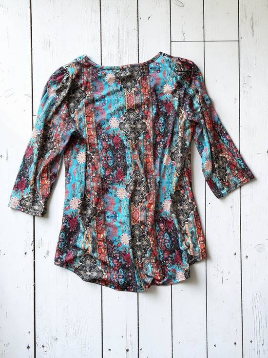 Ofeefan Teal Boho Jersey Knit Blouse Size Medium V-Neck 3/4 Sleeve Paisley Medal - Picture 3 of 6
